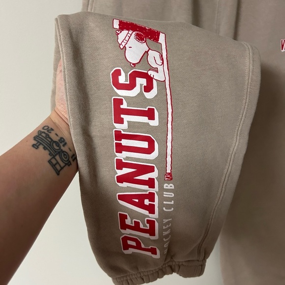 H&M Light Brown Peanuts Sweatpants - Picture 3 of 5